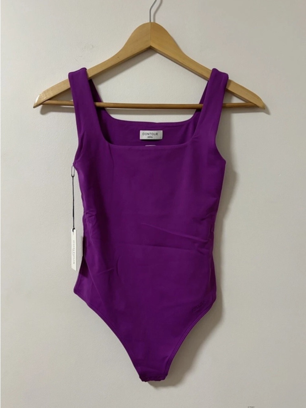 Babaton Contour Squareneck Bodysuit